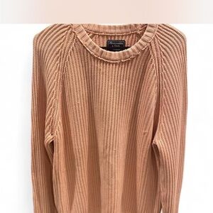 Abercrombie & Fitch Women's dusty pink knit Crew Neck Sweater